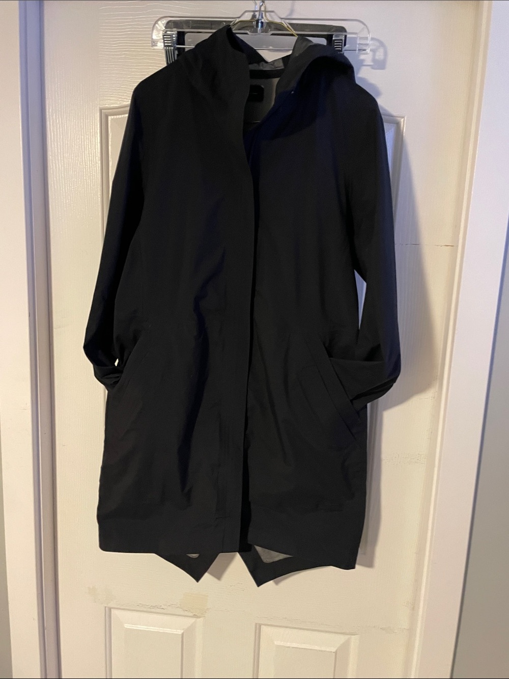 Lululemon Rain Haven Jacket in black size 6 W4AJDS